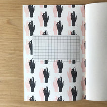Cargar imagen en el visor de la galería, Manos que brotan / Libreta grande
